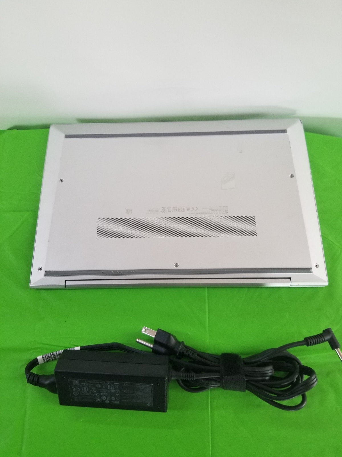 HP Elitebook 840 G8 i7-11651G7 2.8GHz 16 GB RAM 512 GB SSD WIN 11 PRO