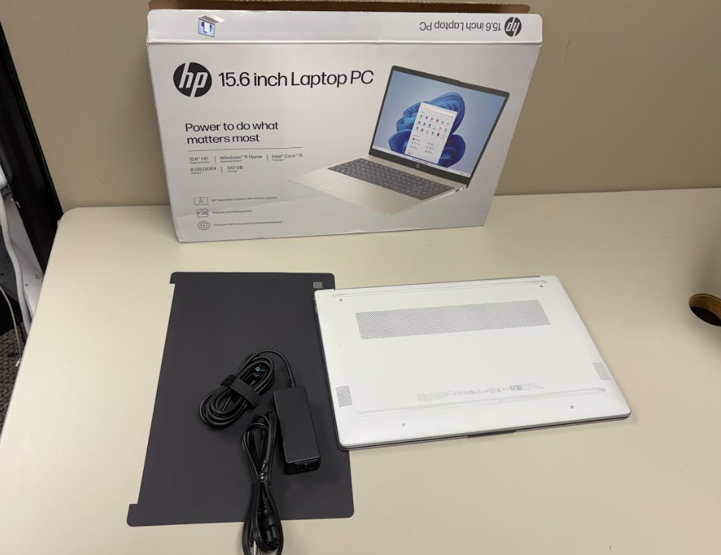 HP 15-fd0250wm HP Laptop 15.6″ HD i5-1334U 1.3GHz Intel UHD Graphics (Open Box)