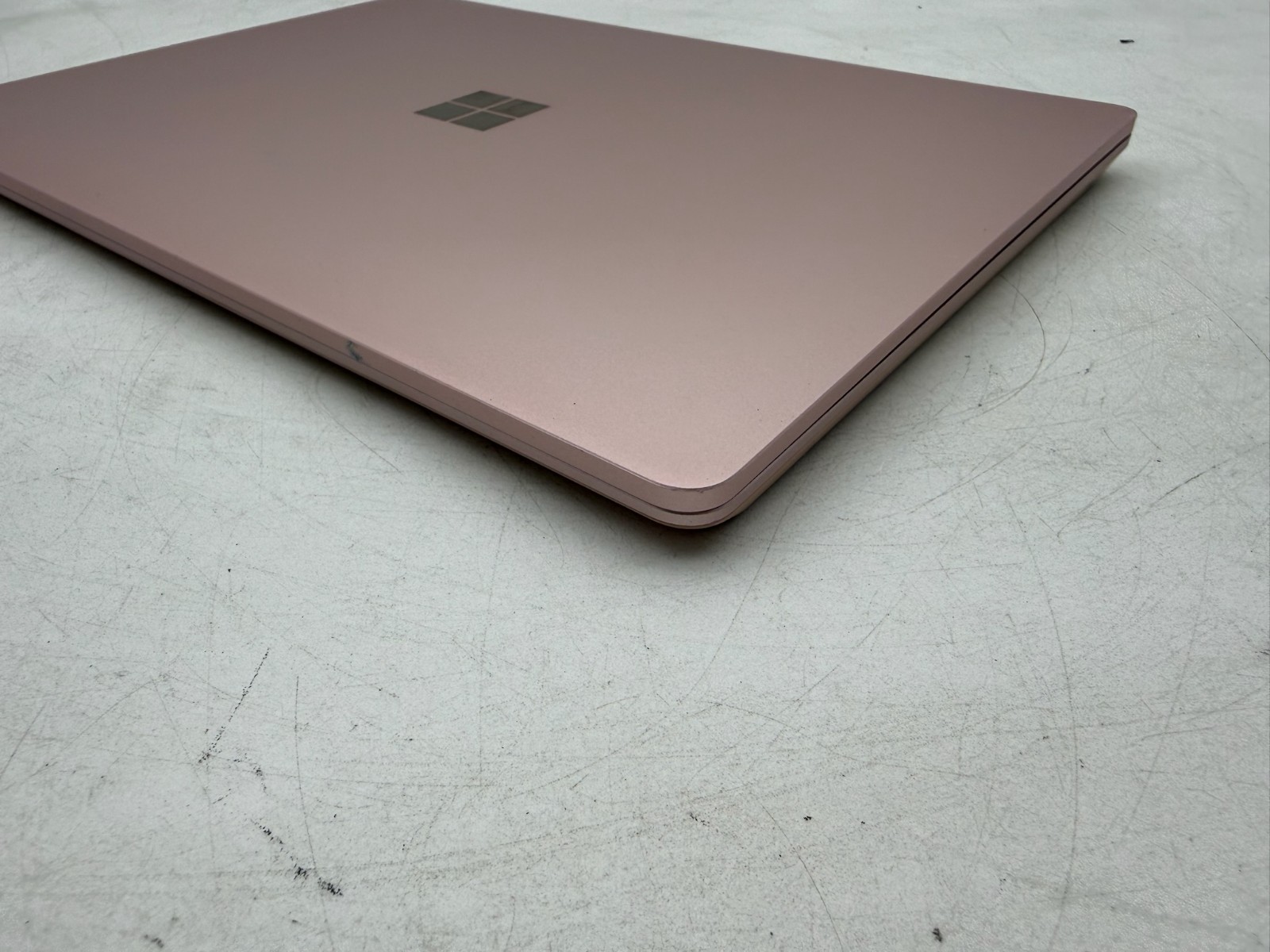Microsoft Surface Laptop Go 1943 12.4″ 128 GB SSD 8 GB RAM i5-1035G1 Win 11 Home