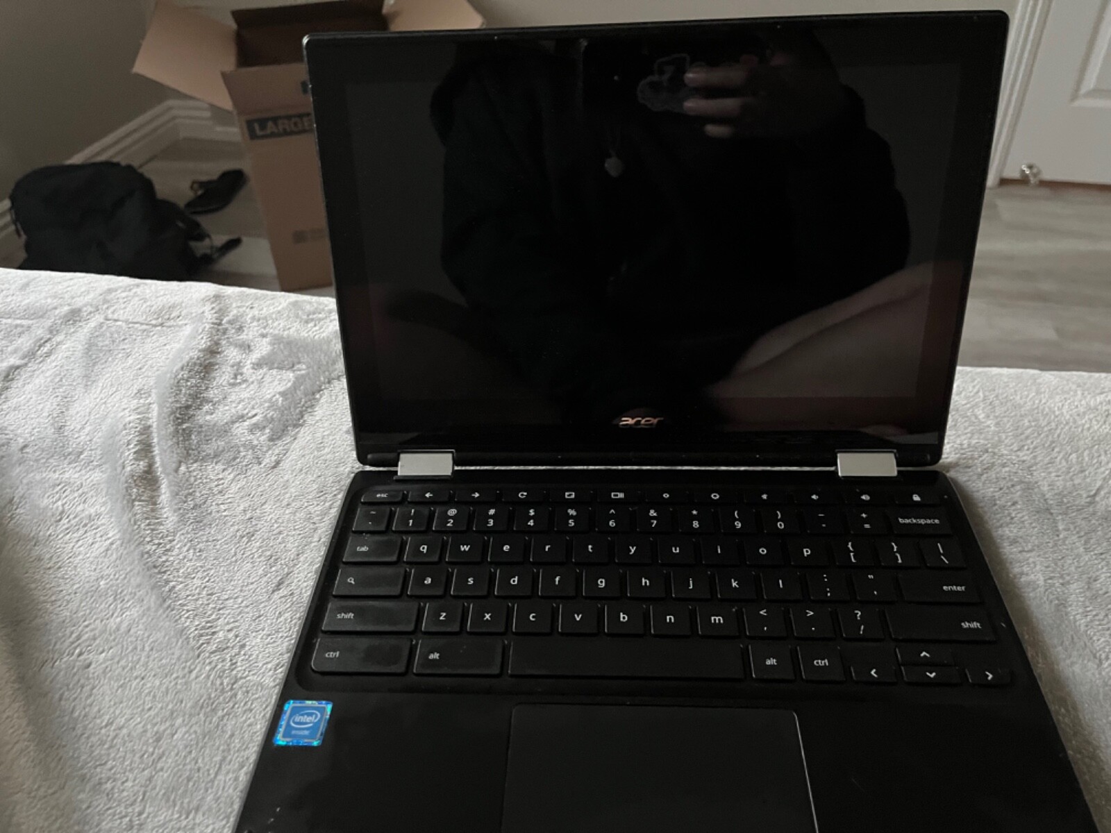chromebook touchscreen laptop (used) in black 12 inches FOR HALF THE PRICE
