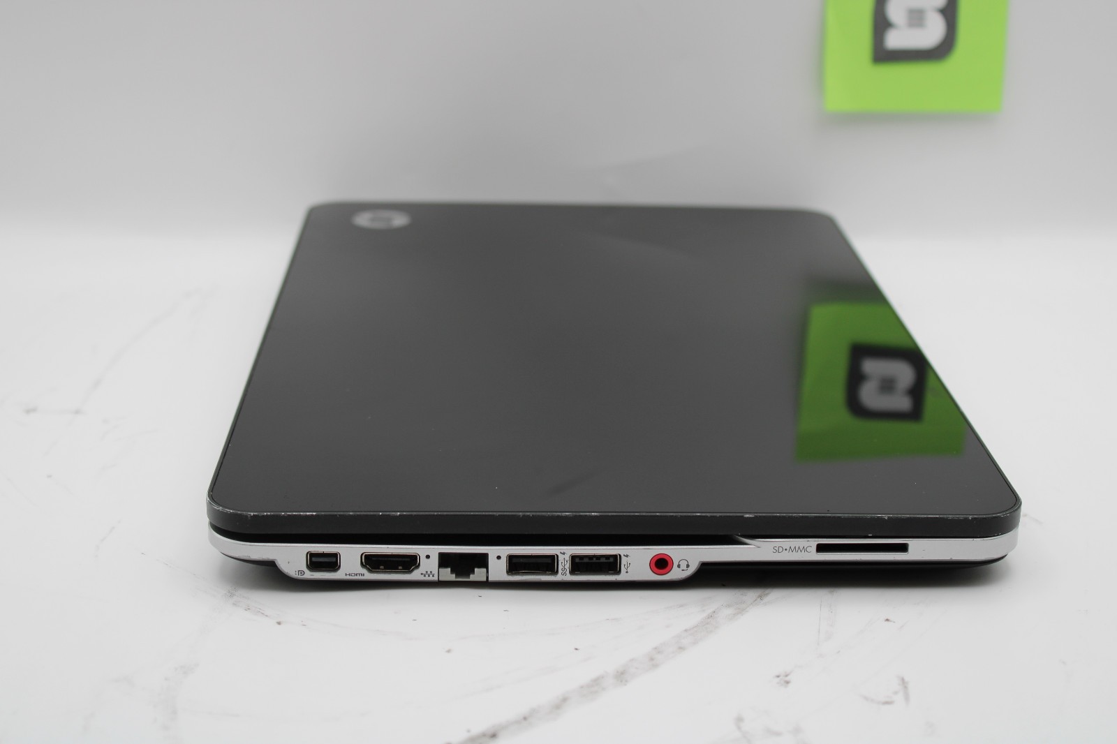 HP Envy 14 Spectre AMD-3020e @ 1.2 GHz 4GB RAM No SSD No OS No Boot *PARTS