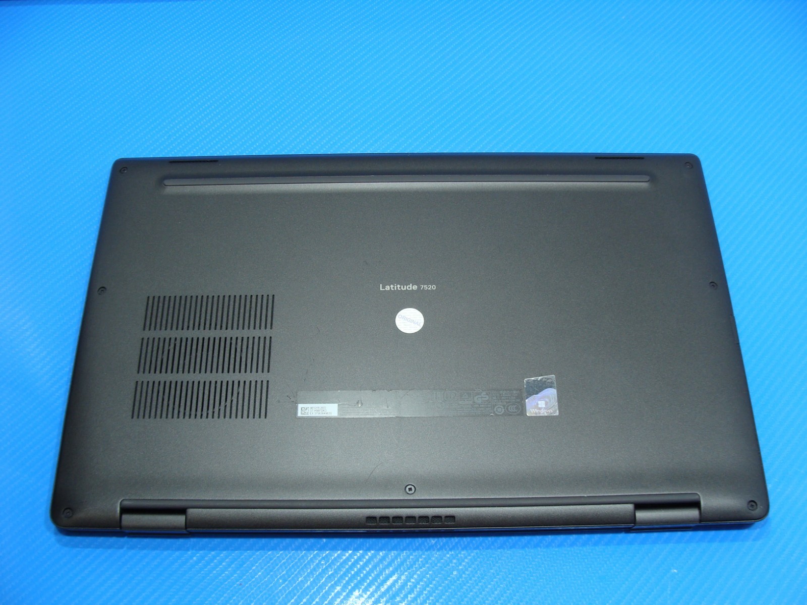 Dell Latitude 7520 15.6″FHD TOUCH core i7-1185G7 3GHz 32GB 1TB SSD +Charger