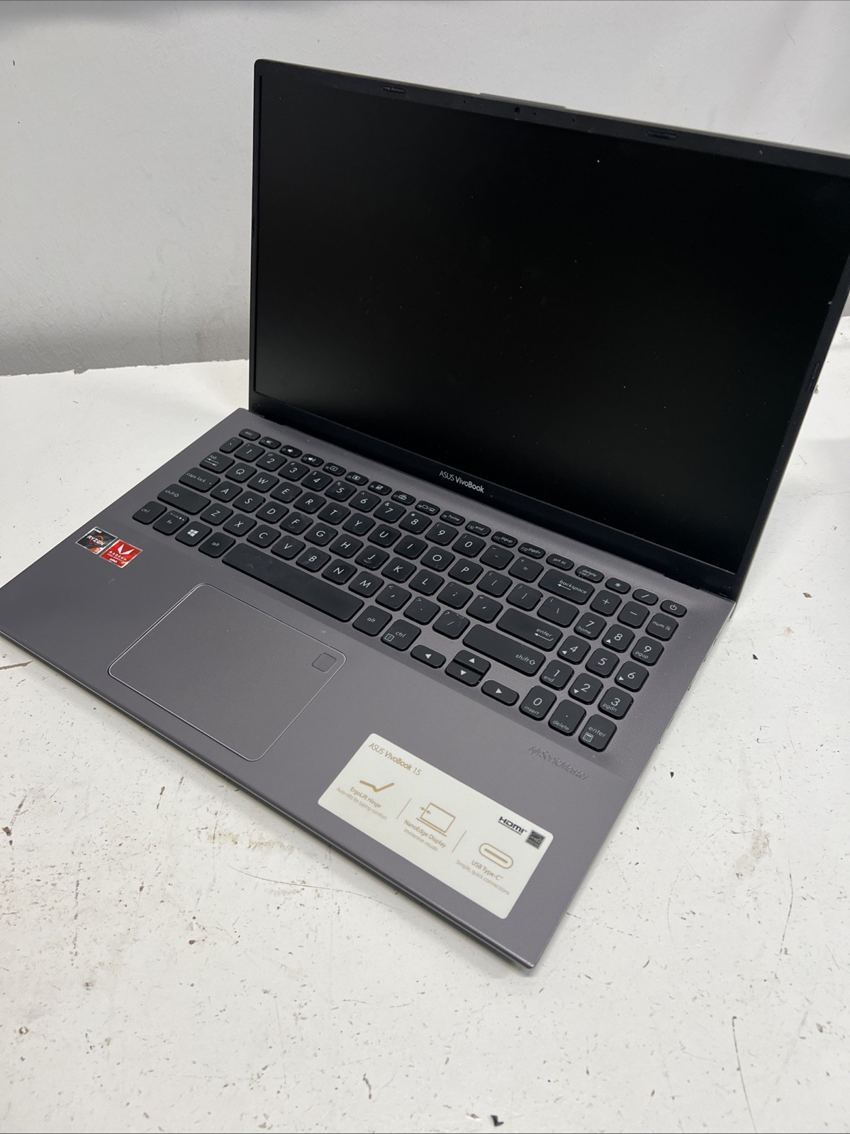 ASUS 2x i5-1135G7 | 1x i5-4200U | 1x i5-7200U | 1x R3-3200U | 1x Pen 4415U