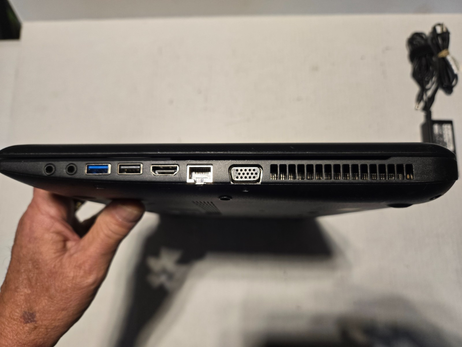 Toshiba Satellite C75D 17.3″ Laptop AMD A4-6210 4GB 500GB Win-10 DVD-RW Web-Cam