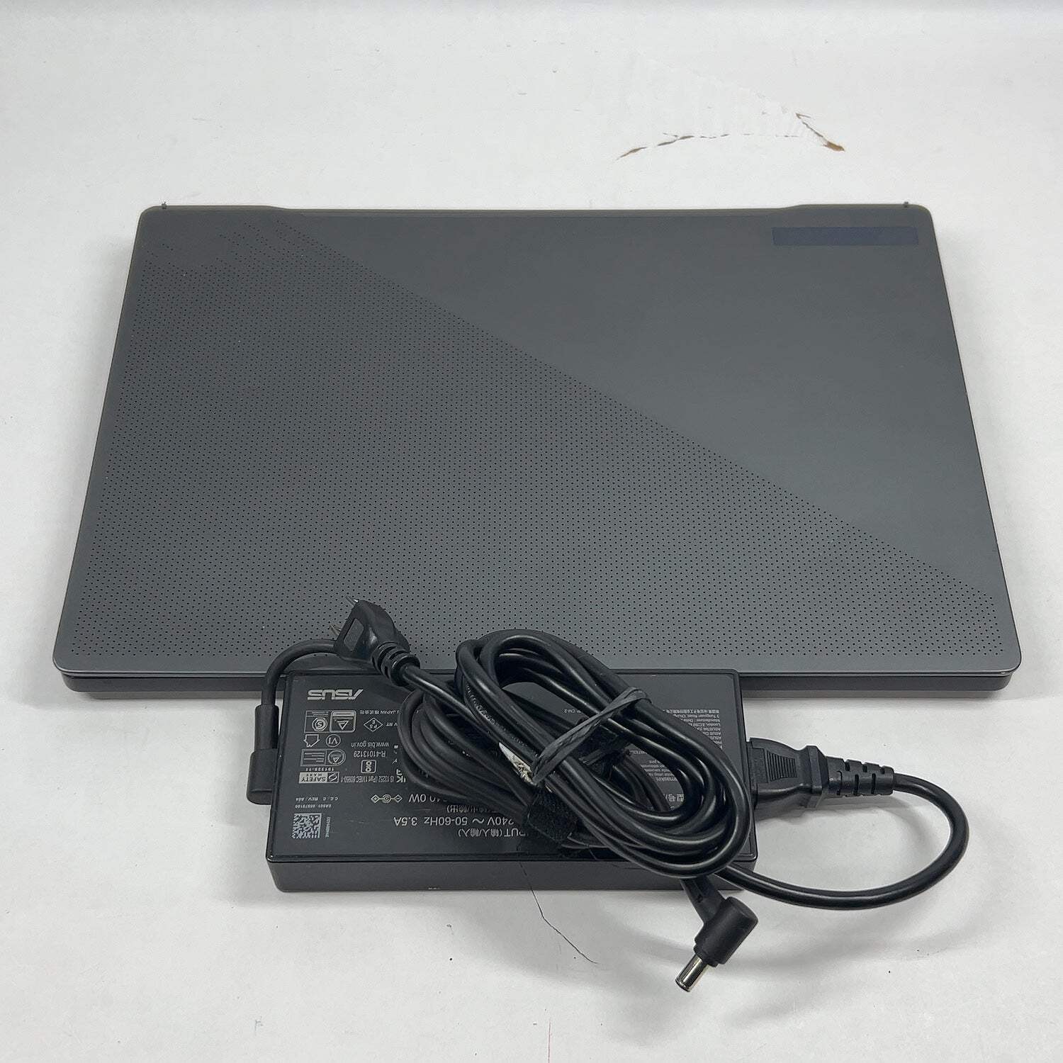Asus ROG Zephyrus G16 GU603VV 16″ i7-13620H 2.4GHz 48GB Ram 2x500GB SSD