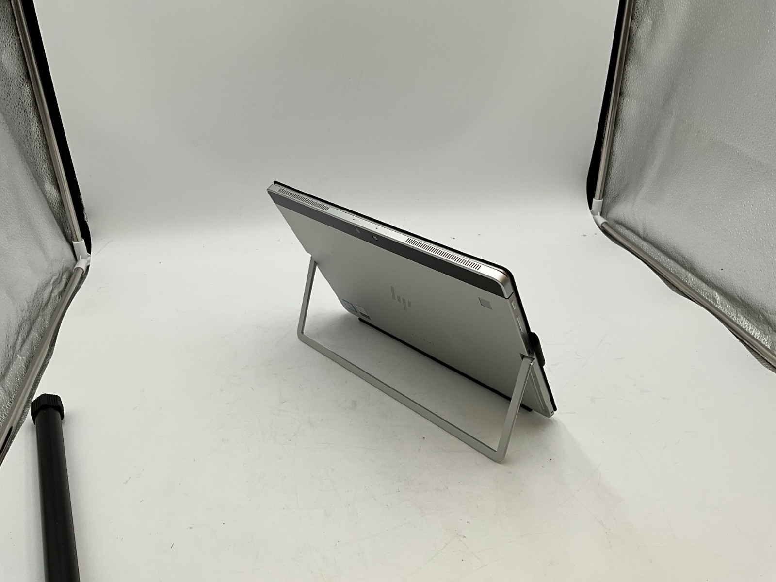 HP Elite x2 1012 G2 Tablet 2PB01US 8gb 256gb 5CG9314TGQ no os AS IS