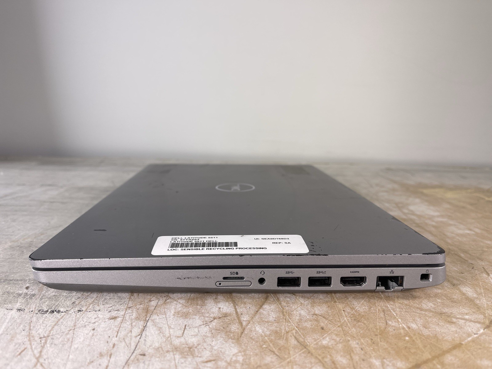 DELL LATITUDE 5511 i7-10850H @ 2.70 GHz, 8GB RAM, NO HDD/OS