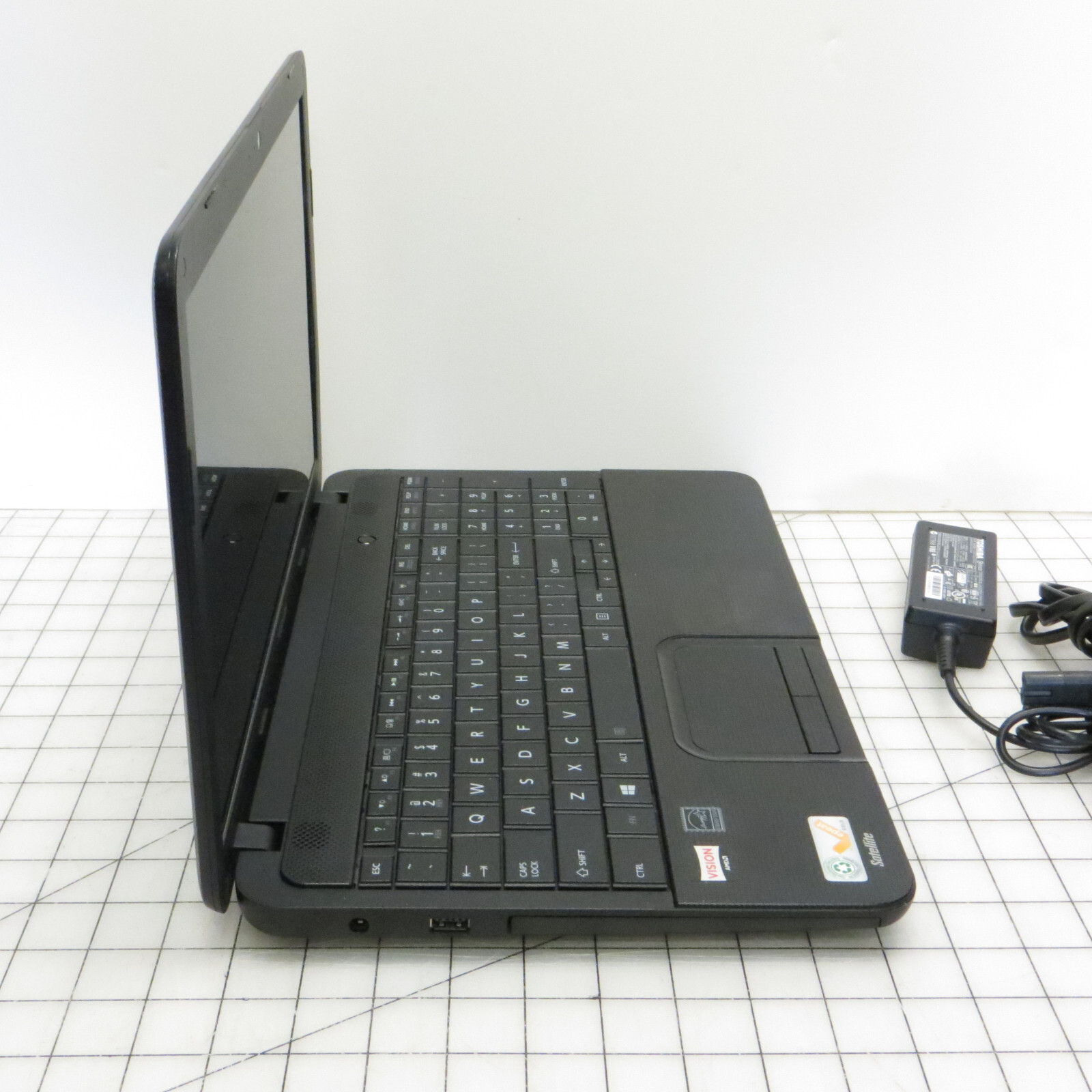 As-is Toshiba C855D AMD E-300 4GB 300GB HDD Windows 10 Laptop – Read for issues
