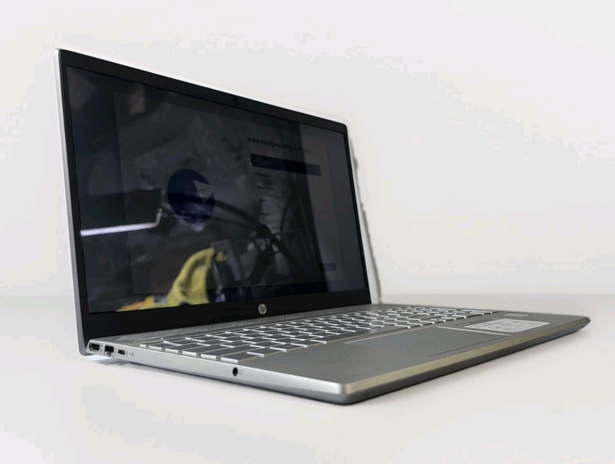 HP Pavillion 15-cs3xxx TOUCHSCREEN i5-1035G1 16GB RAM 256GB SSD WINDOWS 11