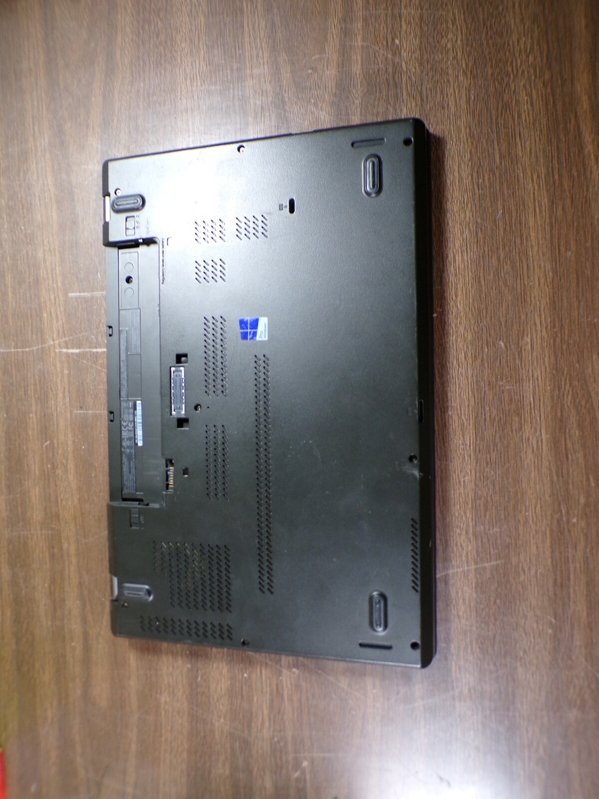 THINKPAD LENOVO T570 INTEL CORE I5-6300U 2.40GHZ 4GB RAM **NO HD/ NO CADDIE