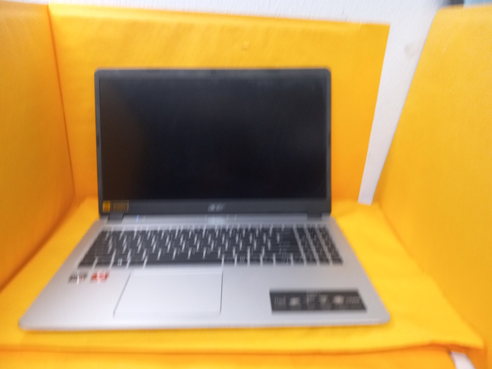 Acer Aspire 5 15.6″ , AMD Ryzen 3 3200U 2.6GHz, 8GB RAM 128GB SSD WiFi Win 11
