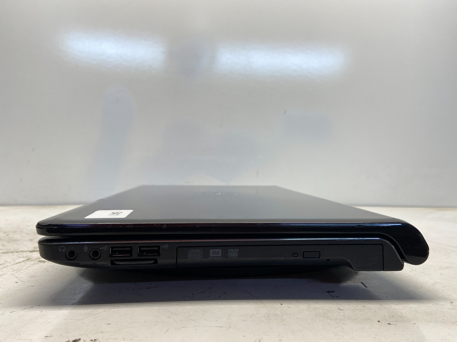 Dell Inspiron 1564 Intel i3-M330 2.13GHz 4 GB NO HDD READ