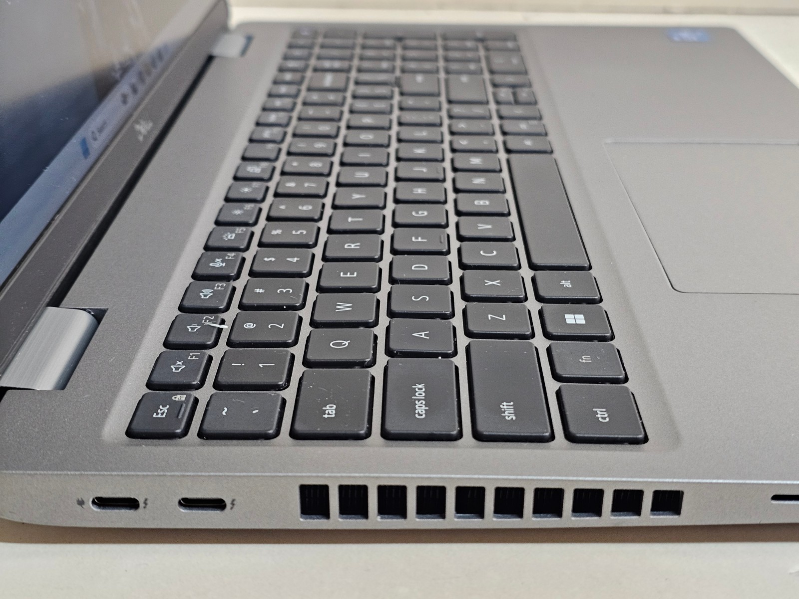 Dell Latitude 5520 Laptop – 2.6 GHz i5-1145G7 16GB 512GB 15.6″ Touchscreen SP35