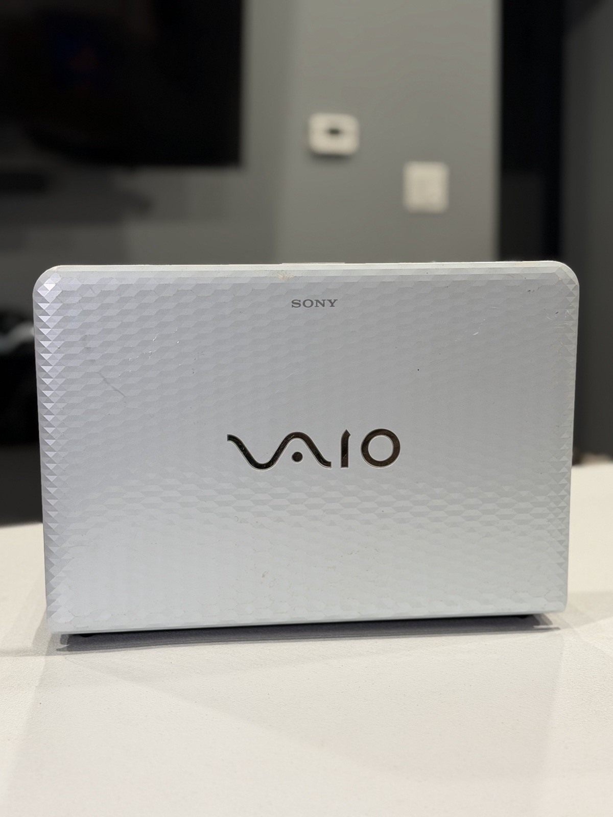 Sony VAIO VPCEG Laptop – Intel Core i3 – 300GB HDD – White – No Charger Included