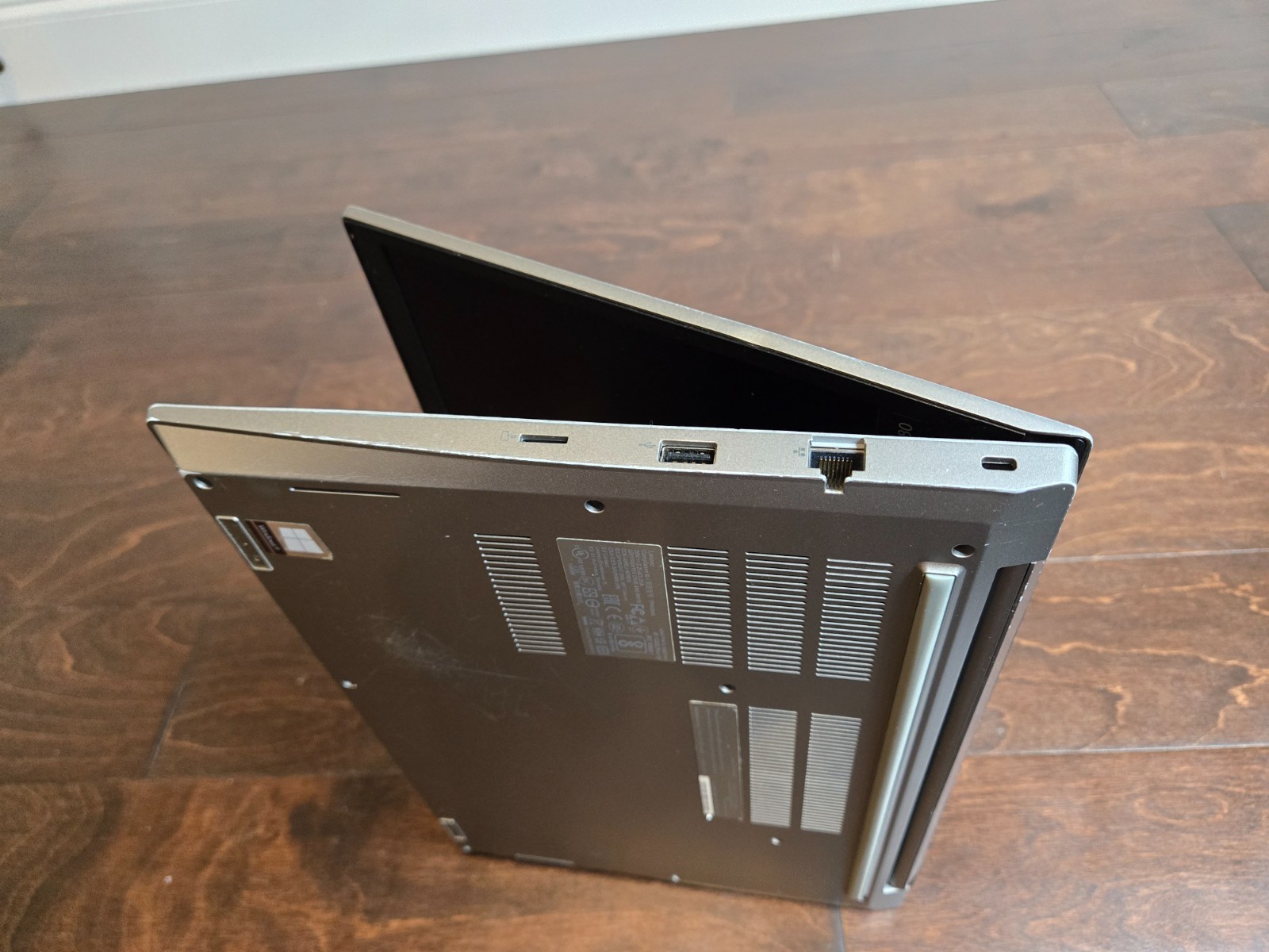 LENOVO ThinkPad E480 14″ Core i5-8250u 1.60GHz 16GB 256GB NVMe W11 Pro Grade B