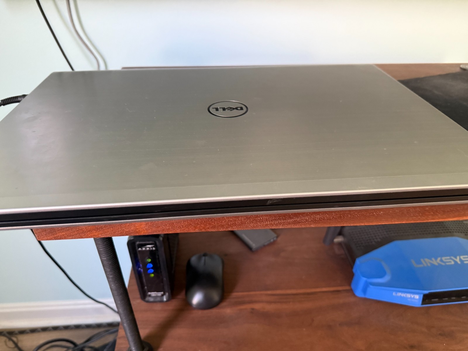 Dell Inspiron 5748 Laptop i3-4030u 1.9GHz 17″ Barebones.