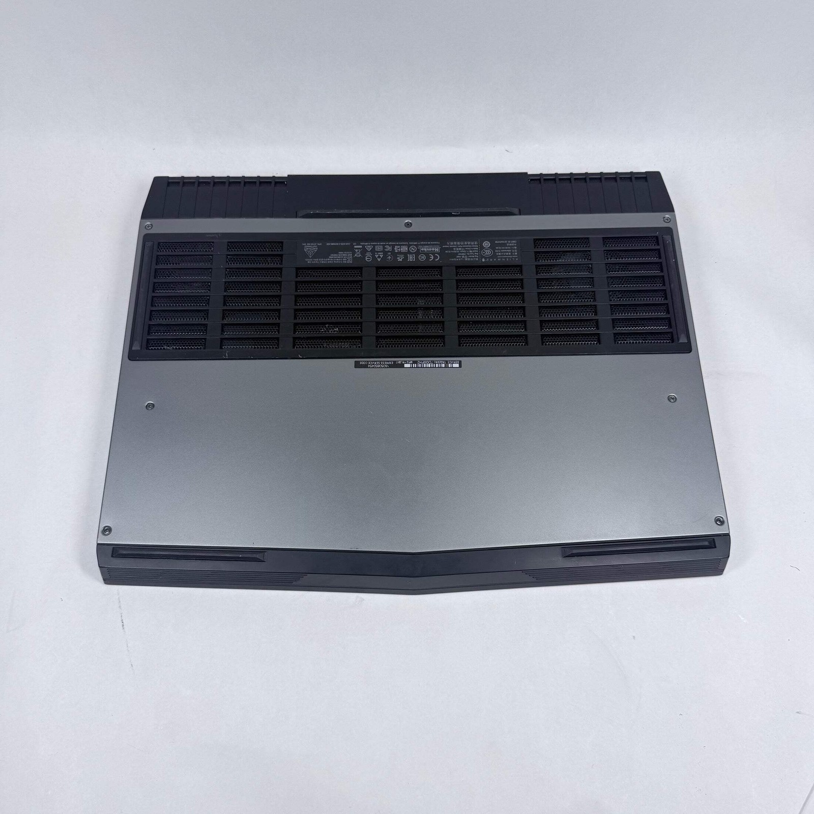 Alienware P69F 15.6″ i7-7700HQ 2.8GHz 16GB RAM 512GB SSD GeForce GTX 1070