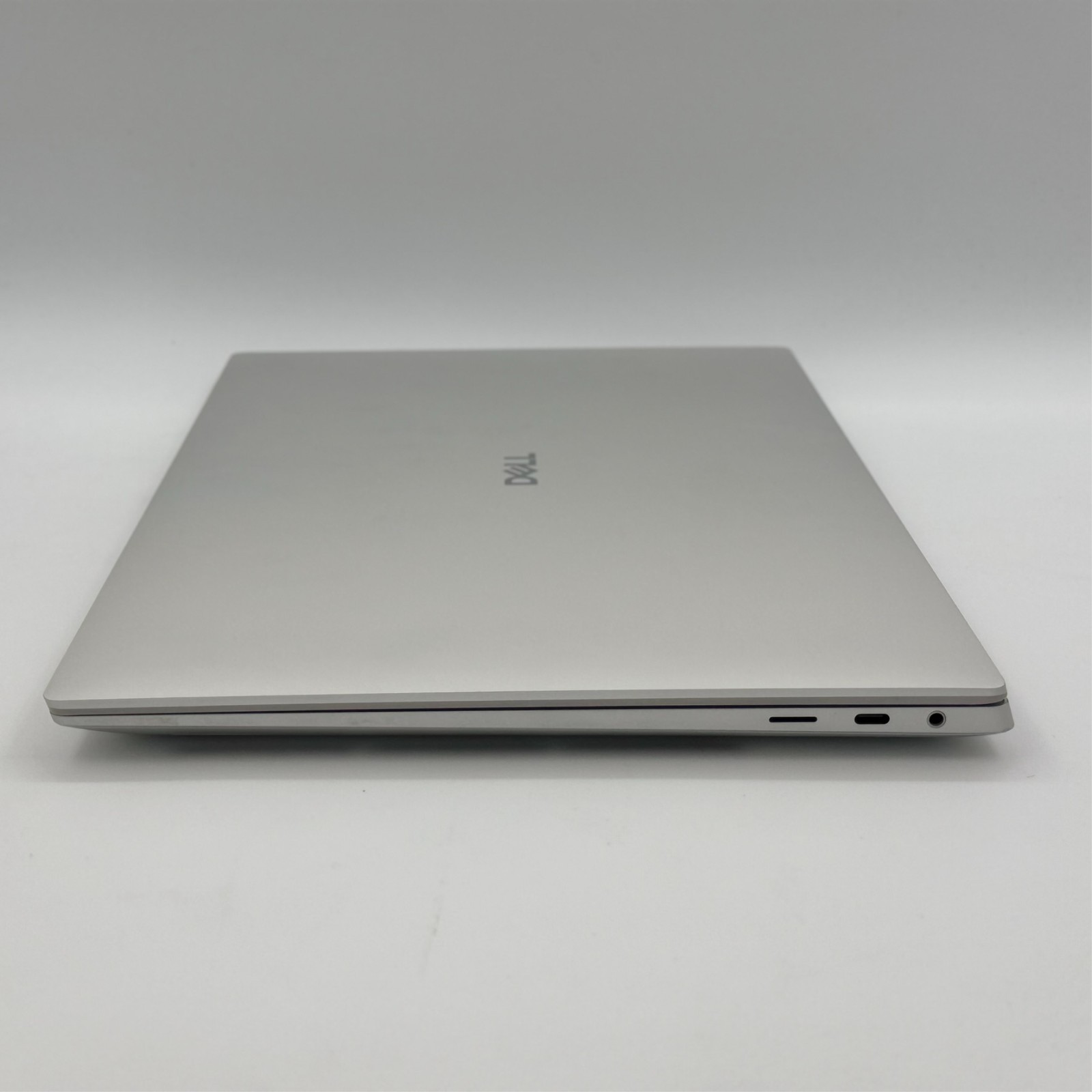 Dell Premium 14.5″ 3.2K OLED Touch Laptop Intel Ultra 7 255H 32GB 1TB SSD