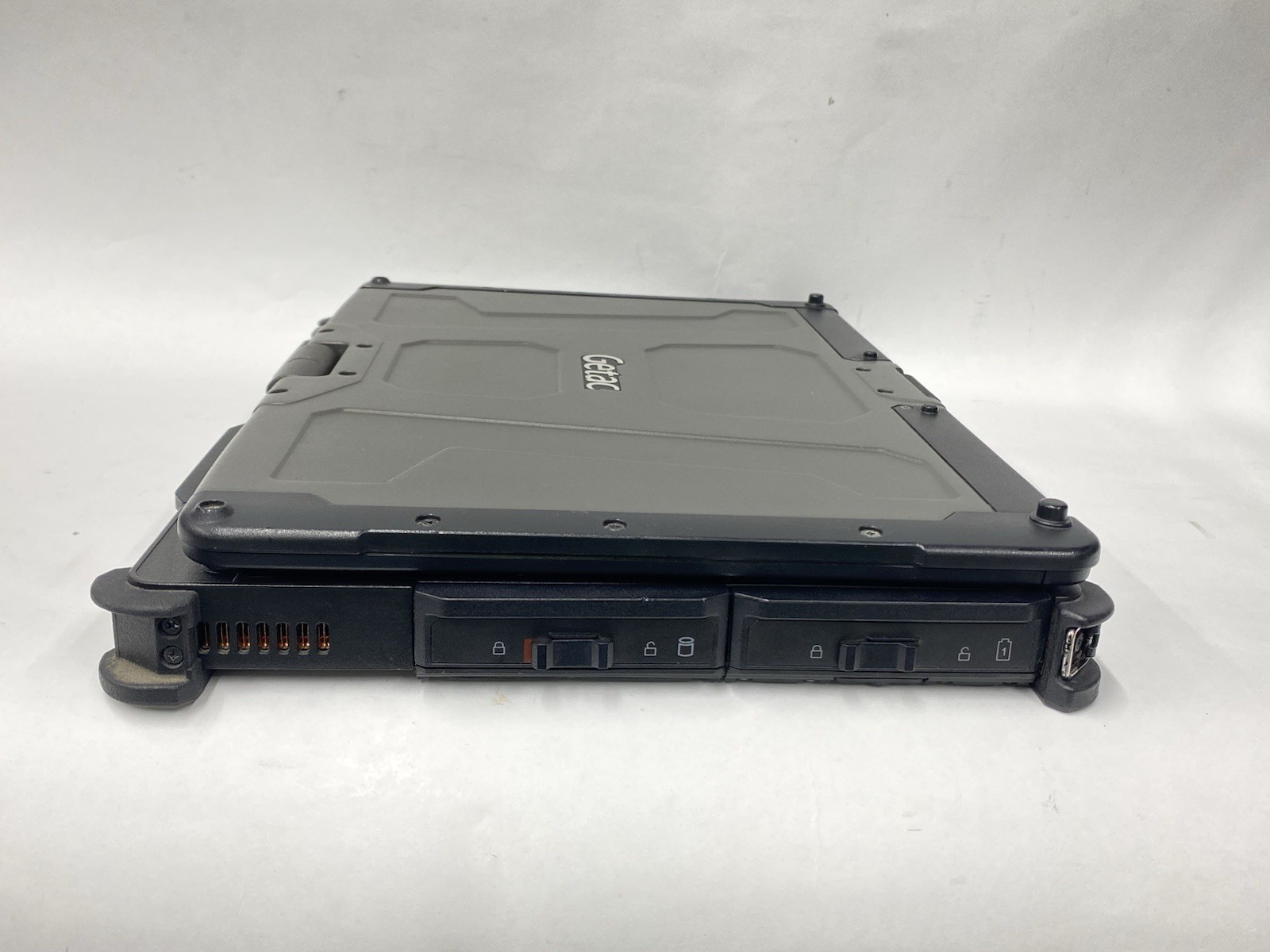 Getac V110 – Touch HD – i7-5600U – No RAM – No SSD – W10P – READ