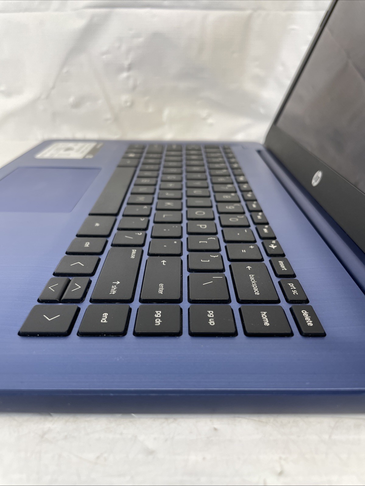 HP Stream 14-DS0036NR 14″ AMD A4-9120E 1.5GHz 4GB RAM 64GB SSD Radeon Windows 10