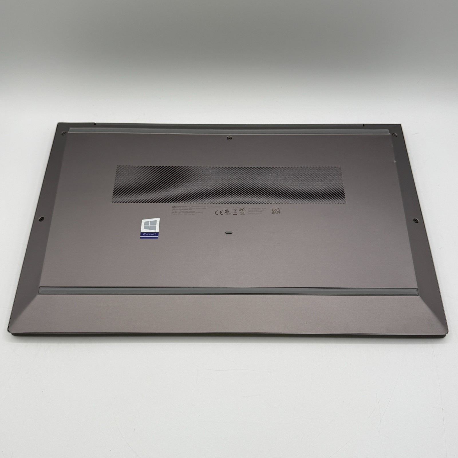 HP ZBook Firefly 15 G7 15.6″ FHD i7-10610U 16GB 512GB SSD Win11 Pro Workstation