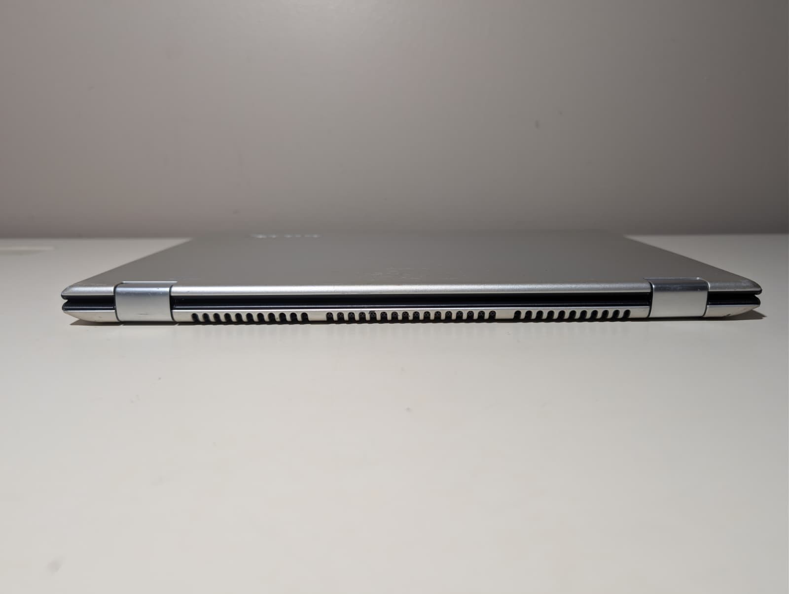 Read! Lenovo Yoga 700-14ISK 2-in-1 | i7-6500U 8GB RAM NO SSD | Backlit NVIDIA