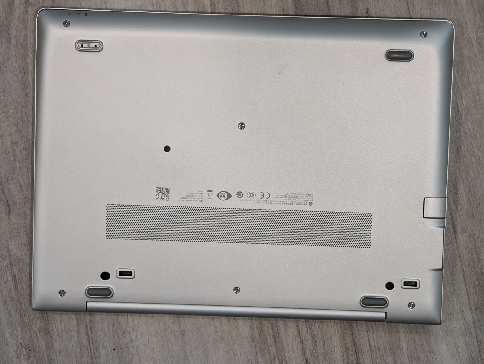HP Elitebook 735 G5 Ryzen 5 Pro 2700U 12GB RAM 512gb SSD Vega 10 Laptop