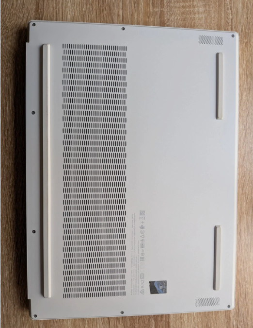 Lenovo Legion 7 16IRX9 White Gaming Laptop (2024, RTX 4060, 240Hz, Qwerty RGB)