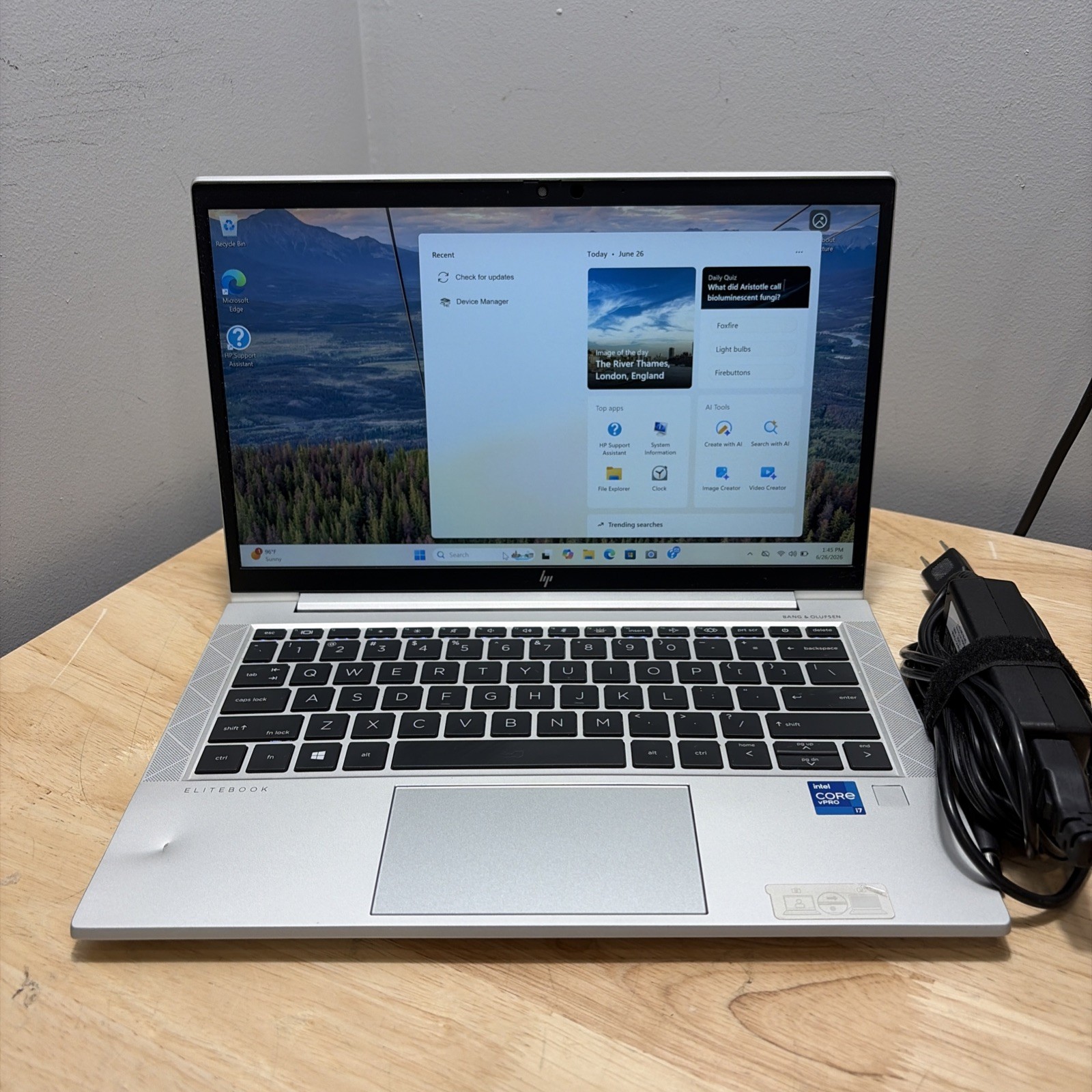 HP Elitebook 830 G8 Core i7-1185G7 3.0GHZ 16GB 256GB, WCam, WiFi W11 & Cord