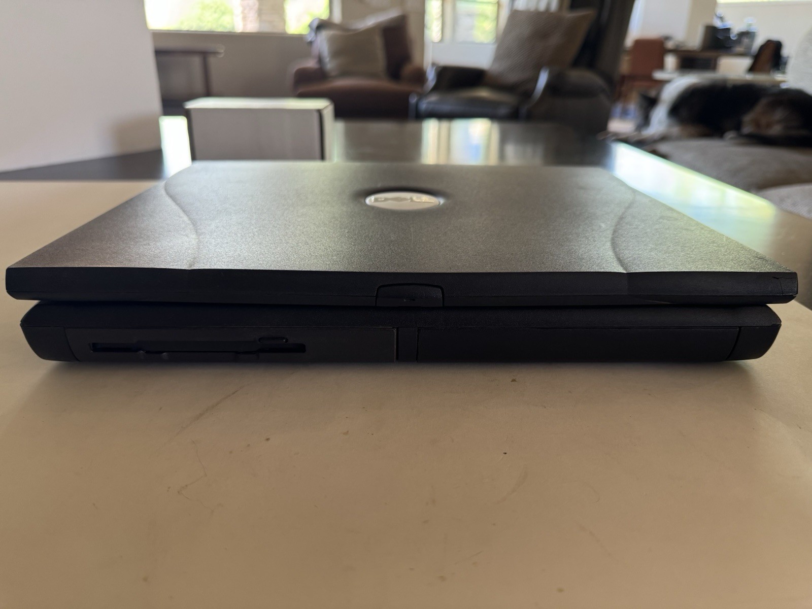 Dell Latitude C800 Laptop Pentium III 850Mhz 256MB 20GB 15″ Windows 2000 Working