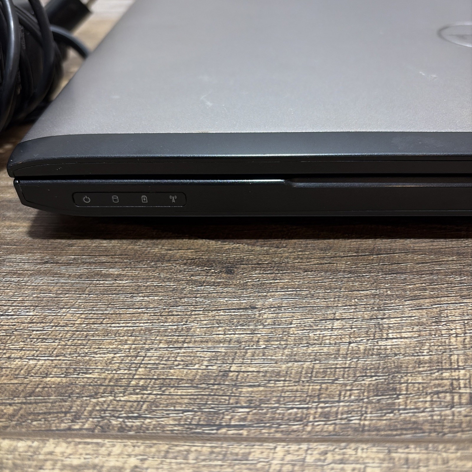 Dell Vostro 3555 15″ Laptop AMD E-3000M-MZ *Parts Only*