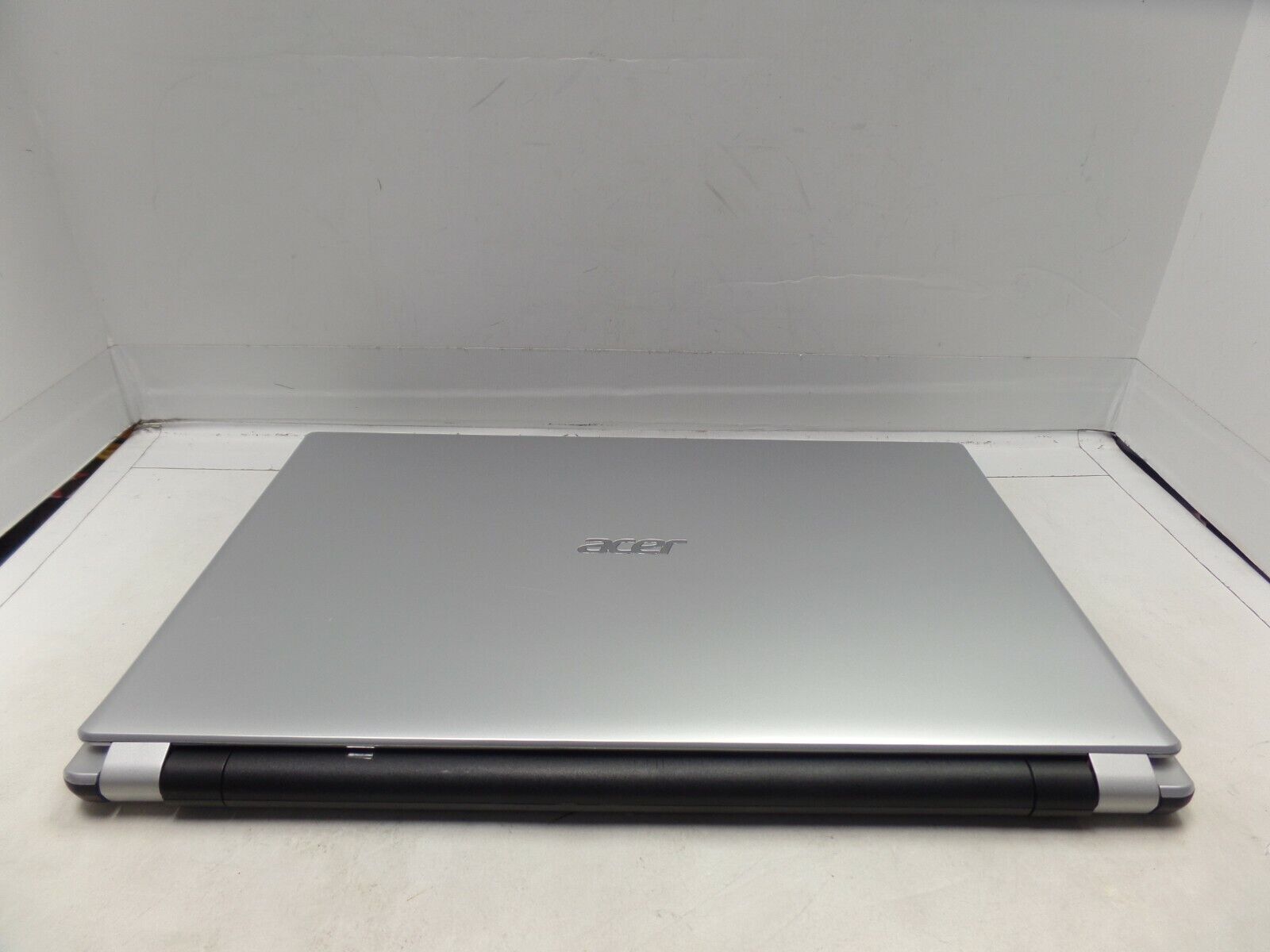 Acer Aspire Touch V5-571P-6609 15.6″ 1.80Ghz i5-3337U 8GB 1TB Win10 Backlit KB