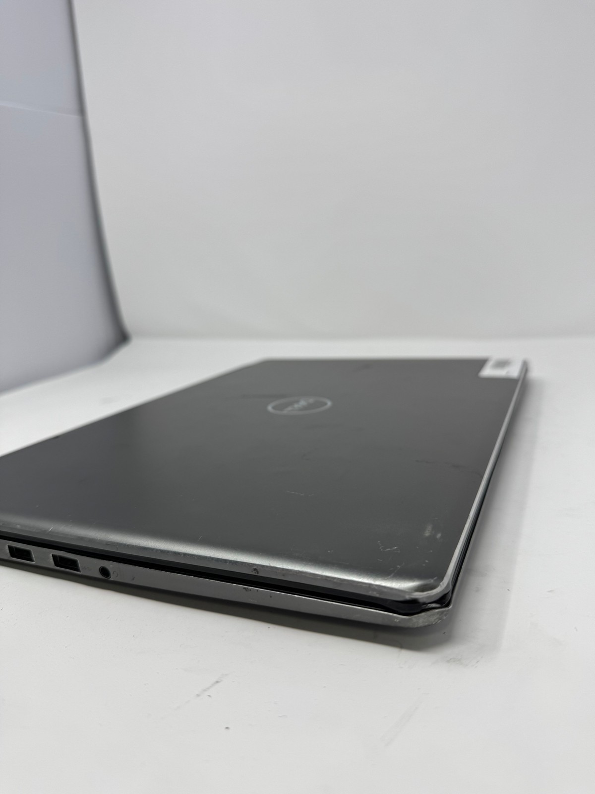 Dell Inspiron 7573 i7-8550U 12GB 2.048TB HDD Intel UHD Graphics 620 Grade B