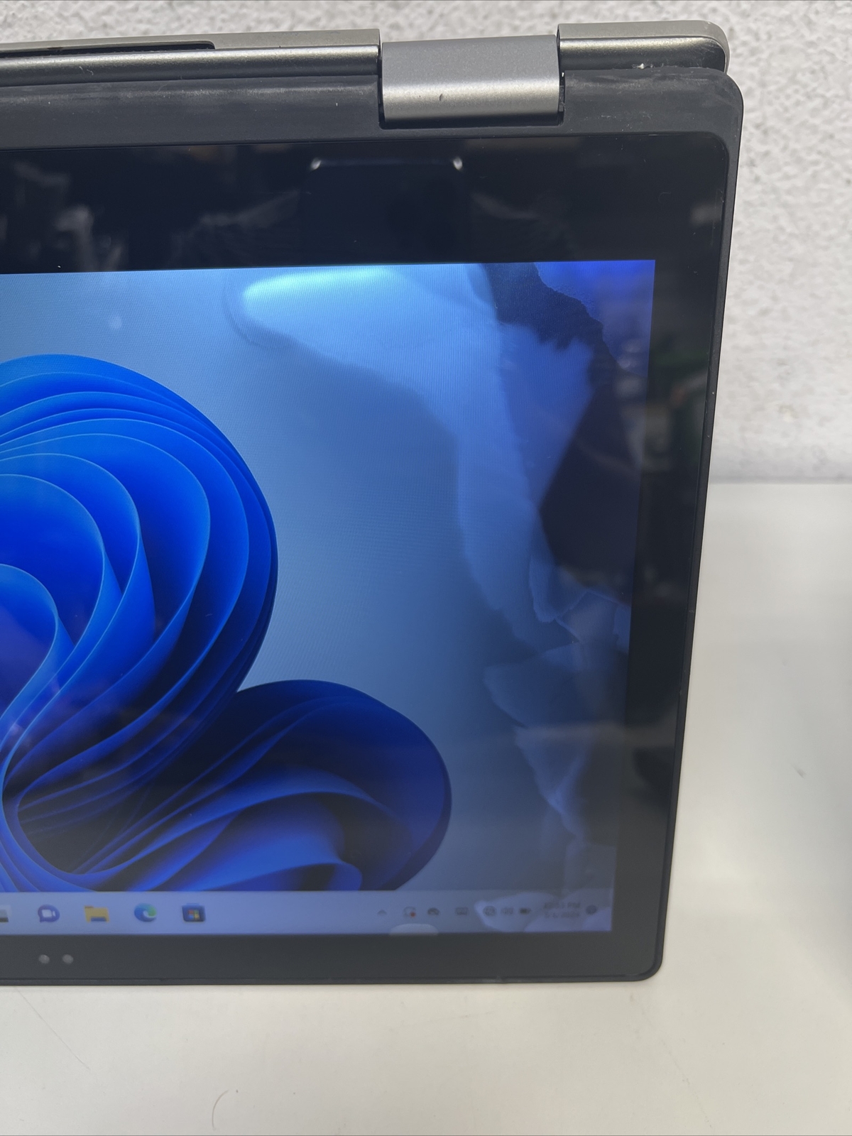 Dell Inspiron 15-7579 TOUCH 2IN1 Intel Core i5-7200U 2.5GHz 8GB 256GB SSD *READ*