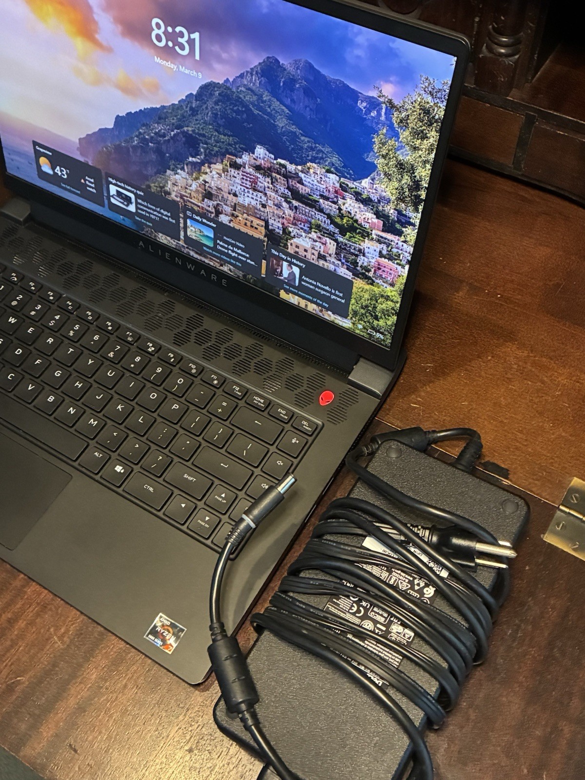 Alienware m15 Ryzen Edition R5 — Gaming Laptop
