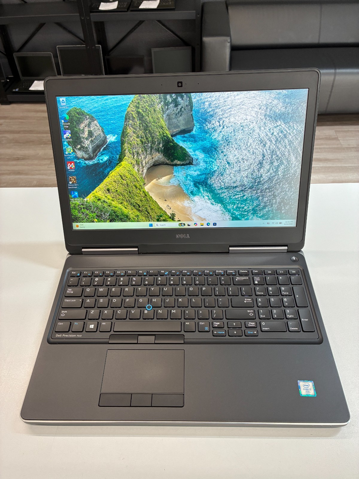 Dell Precision 7510: 15.6″ (4k) / i7-6920HQ / RAM 48Gb / Quadro M2000M / SSD 1Tb