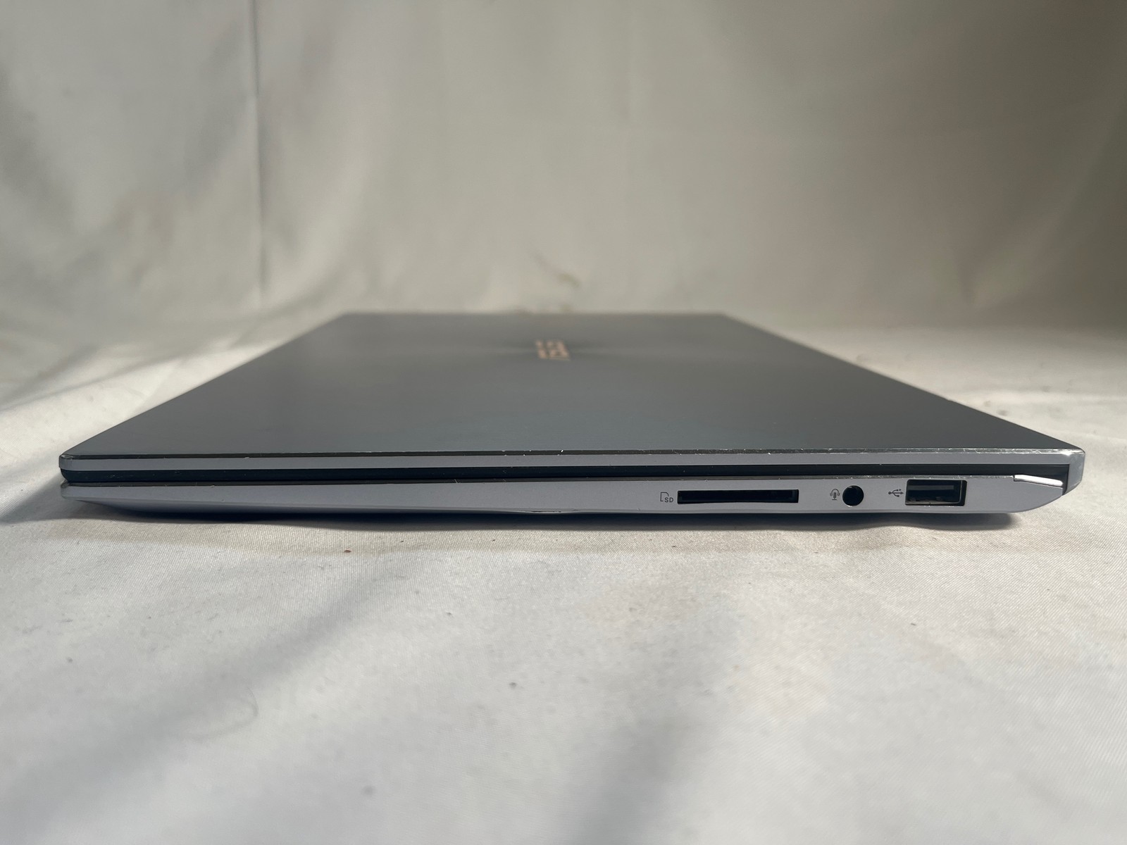 ASUS ZenBook UX431FAC i5-10210U 8GB 512GB SSD 14″ FOR PARTS/REPAIR