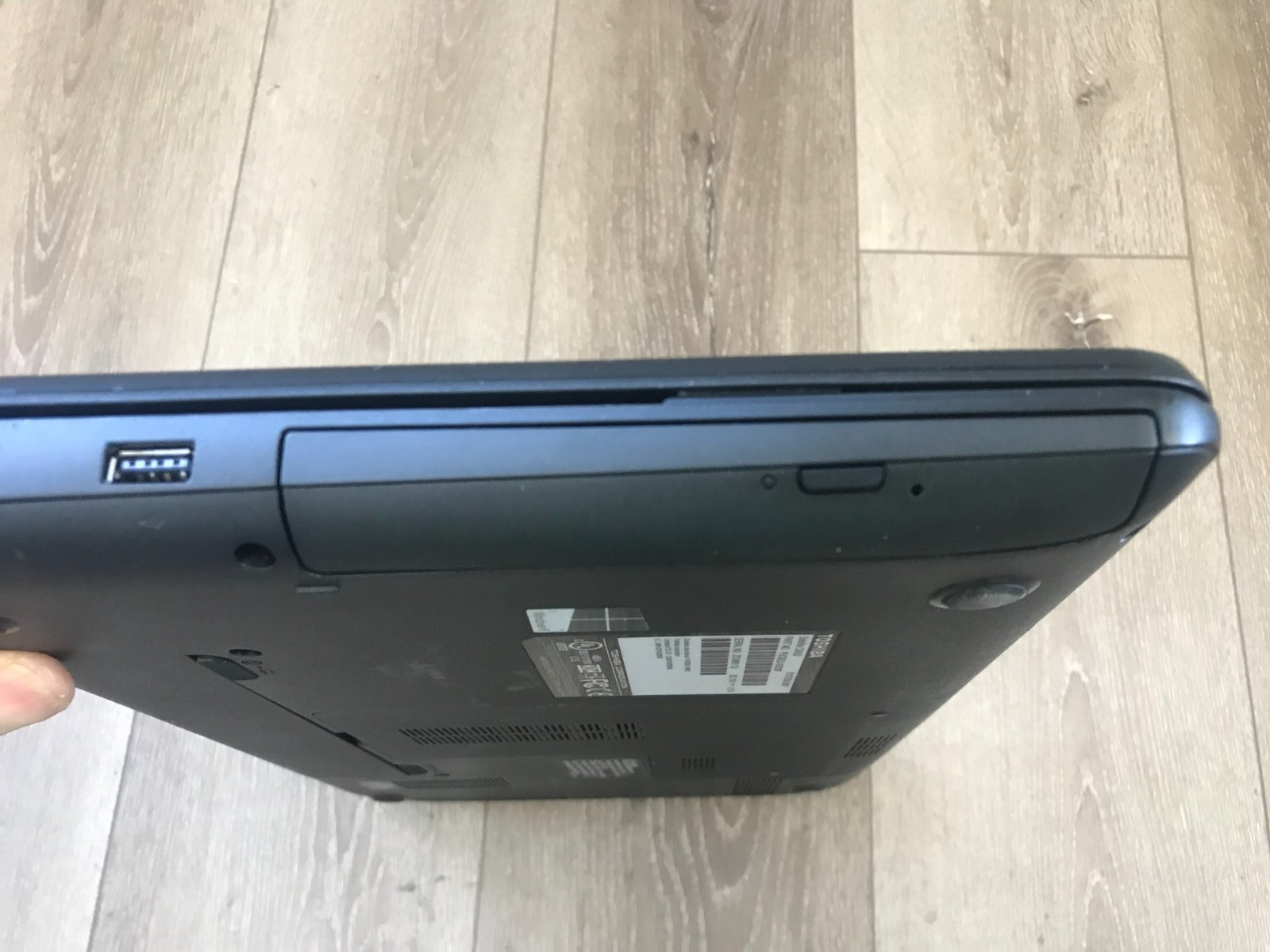 Lenovo IdeaPad Flex 15D 15.6″ AMD E1-2100 AUP 1.00 GHz 4GB 500GB SATA HDD Win 10