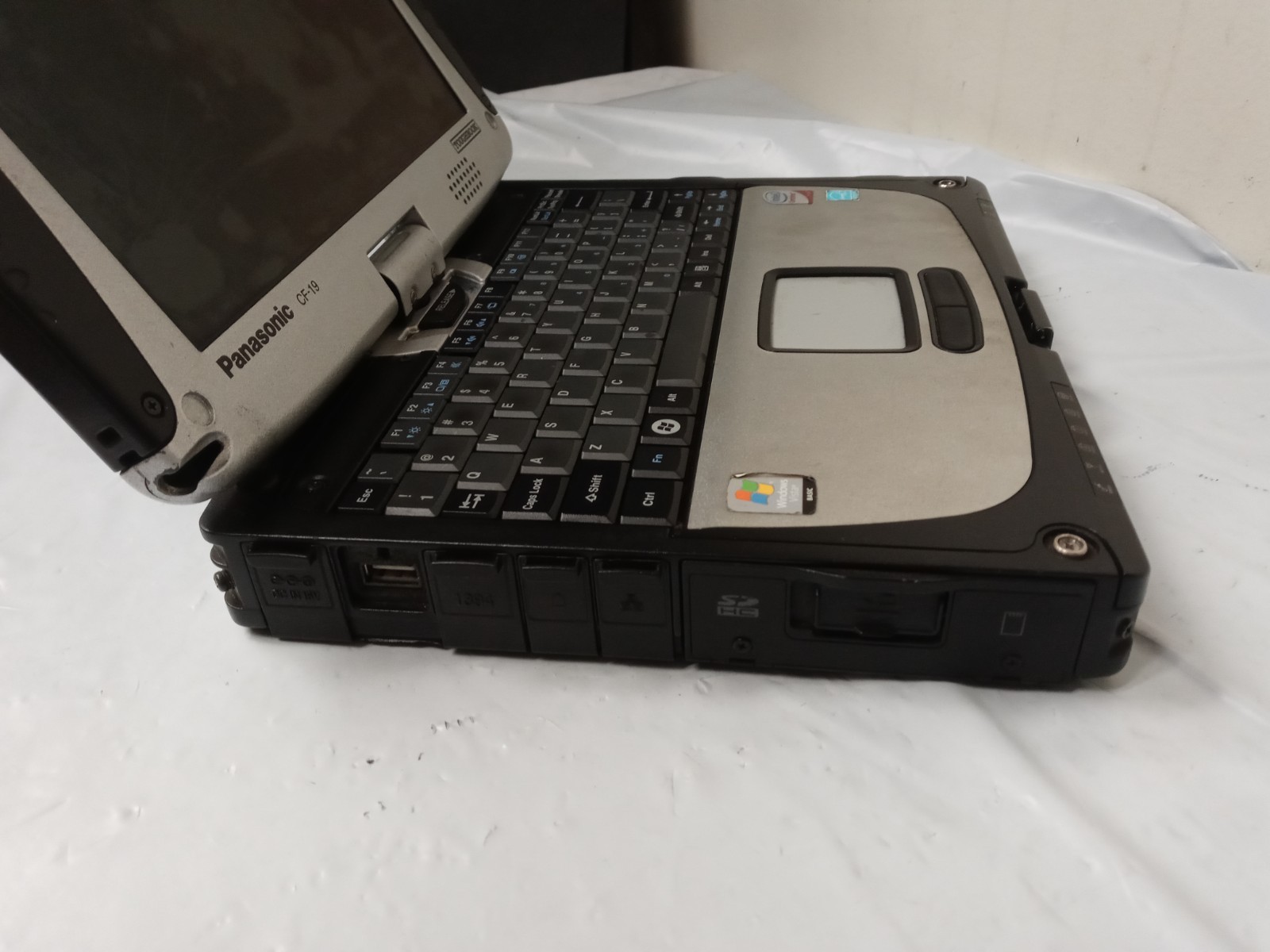 Panasonic ToughBook CF-19 Core 2 Duo U7500 @1.06GHz 1GB RAM 80GB HDD w/ Caddy