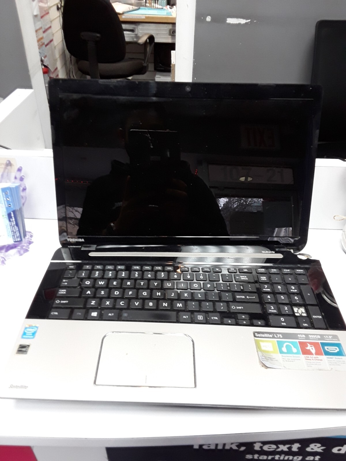 BROKEN TOSHIBA Satellite L75 PARTS and REPAIR 001