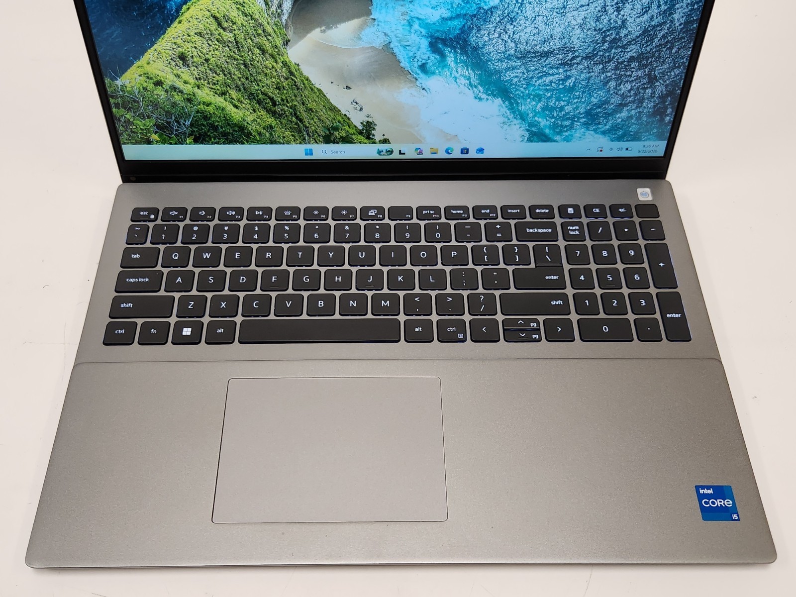 Dell Vostro 5620 Laptop Intel Core i5-1240P 1.7GHz 8GB RAM 512GB SSD W11P + AC