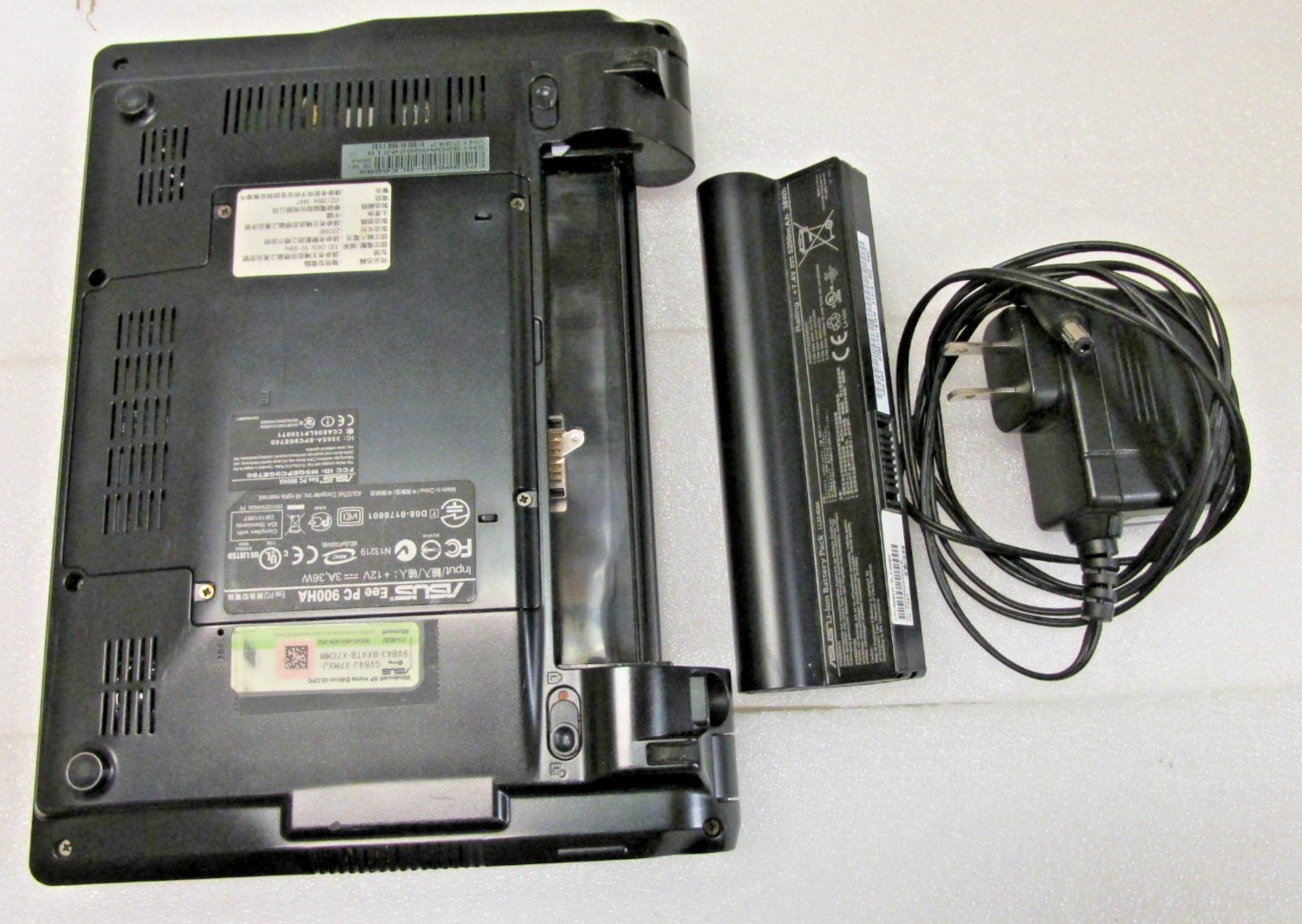Asus Eee PC900HA Netbook- For parts / repair
