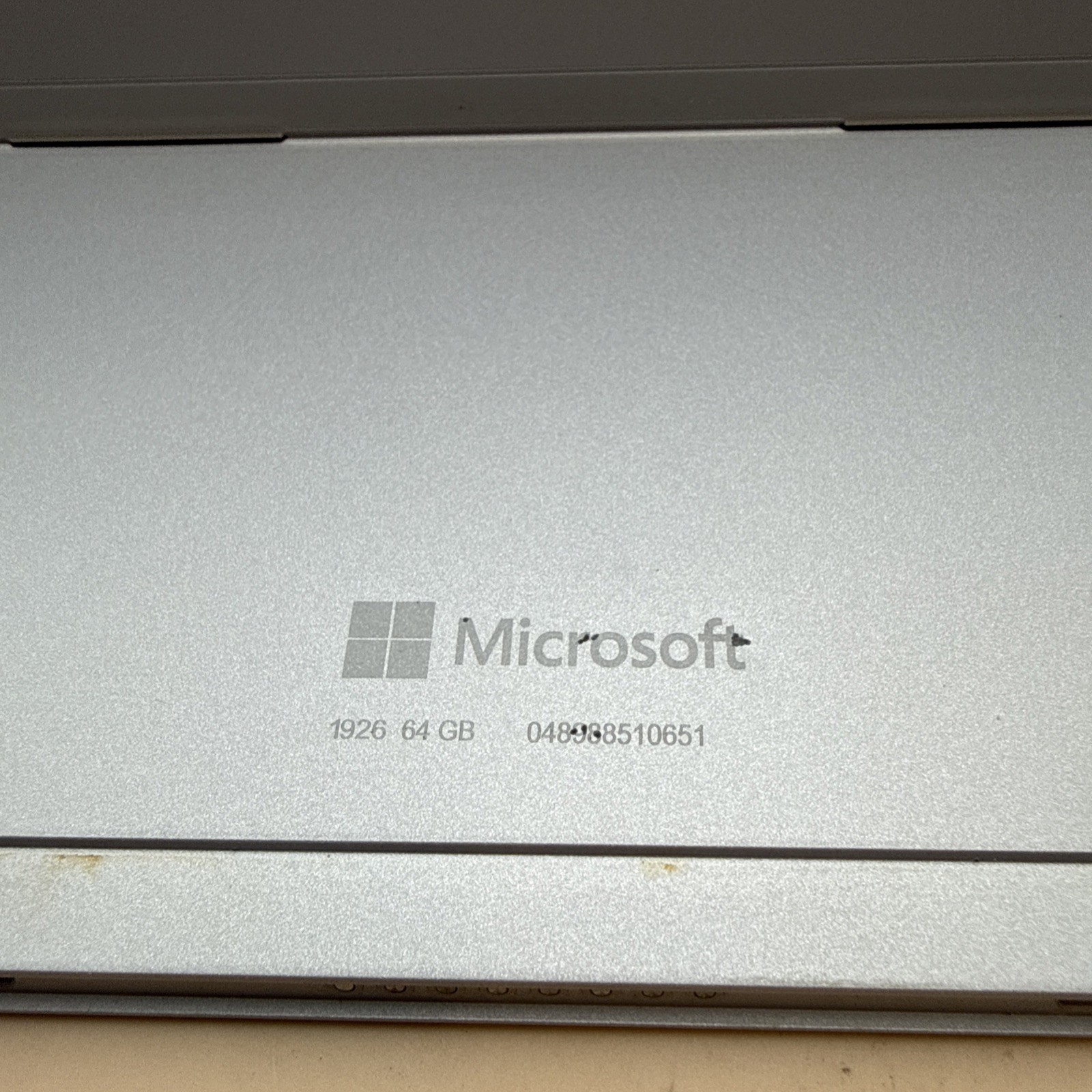 Microsoft 1926 Surface Go 2 10.5″ Pentium 4425Y 1.70Ghz 64GB FOR PARTS