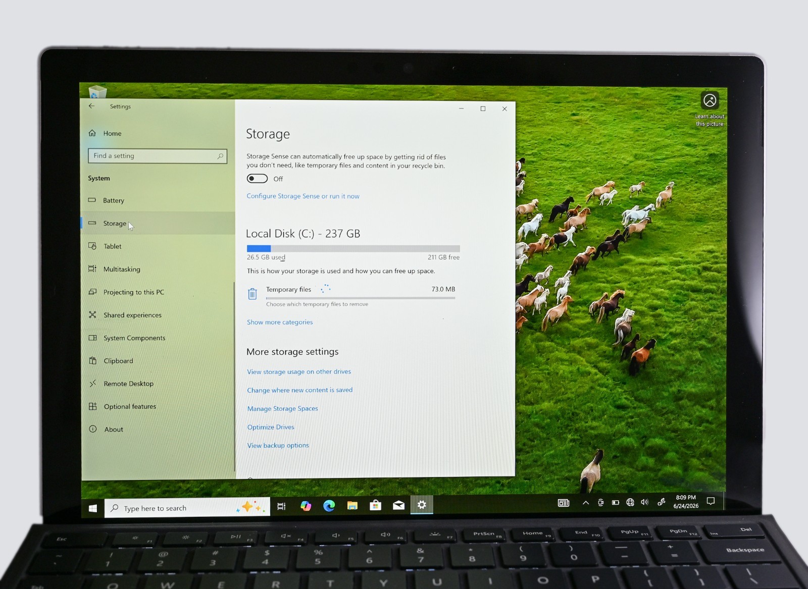 Microsoft Surface Pro 1796 i5-7300 2.6GHz 8GB RAM 256GB SSD Windows 10