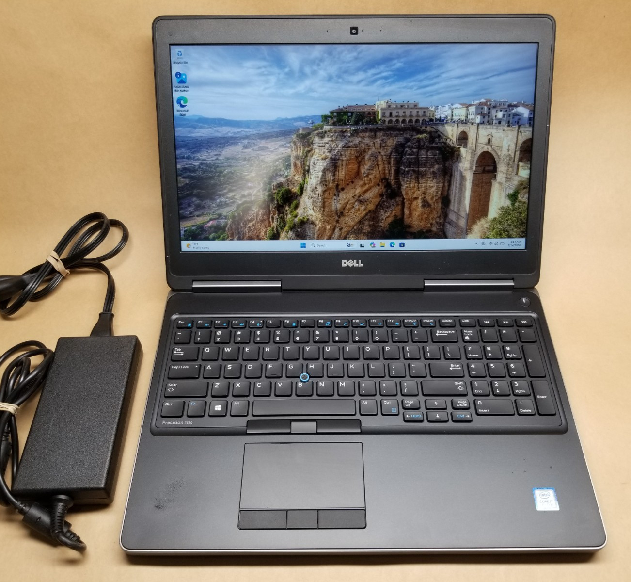 Dell Precision 7520 i7-7700HQ 24GB RAM 240GB SSD & 1TB HDD| Quadro M2200| WIN 11