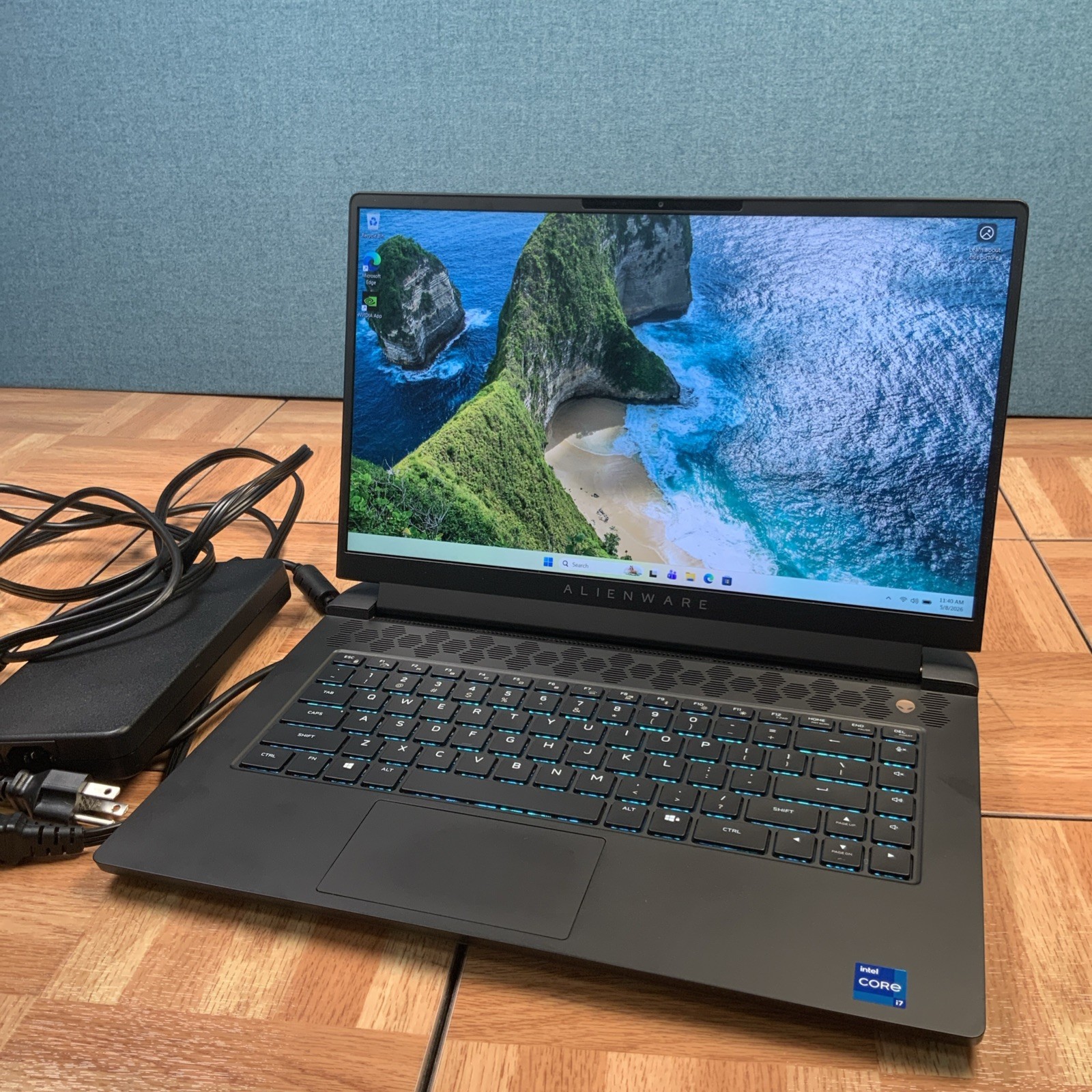 Alienware m15 R6 Intel i7-11800H 32GB RAM 2TB SSD Win 11 Pro