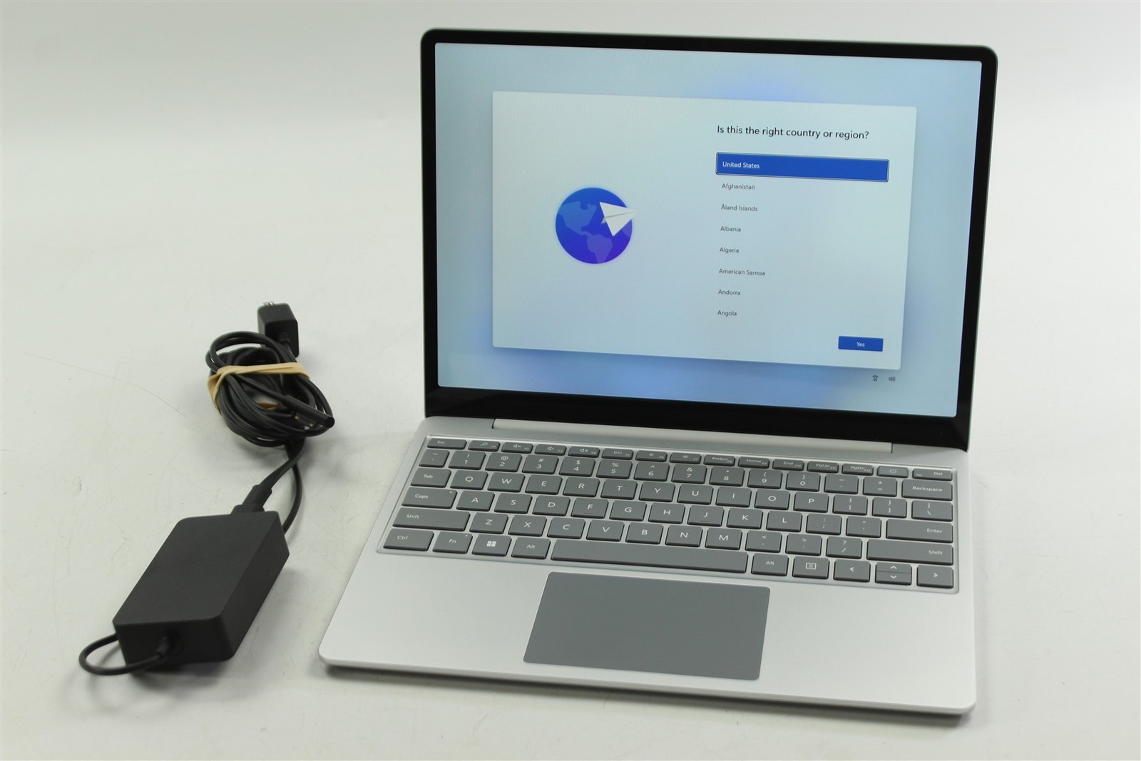 Microsoft Surface Laptop Go 2 2013 12.4″ i5-1135G7 256GB SSD 16GB RAM W11H