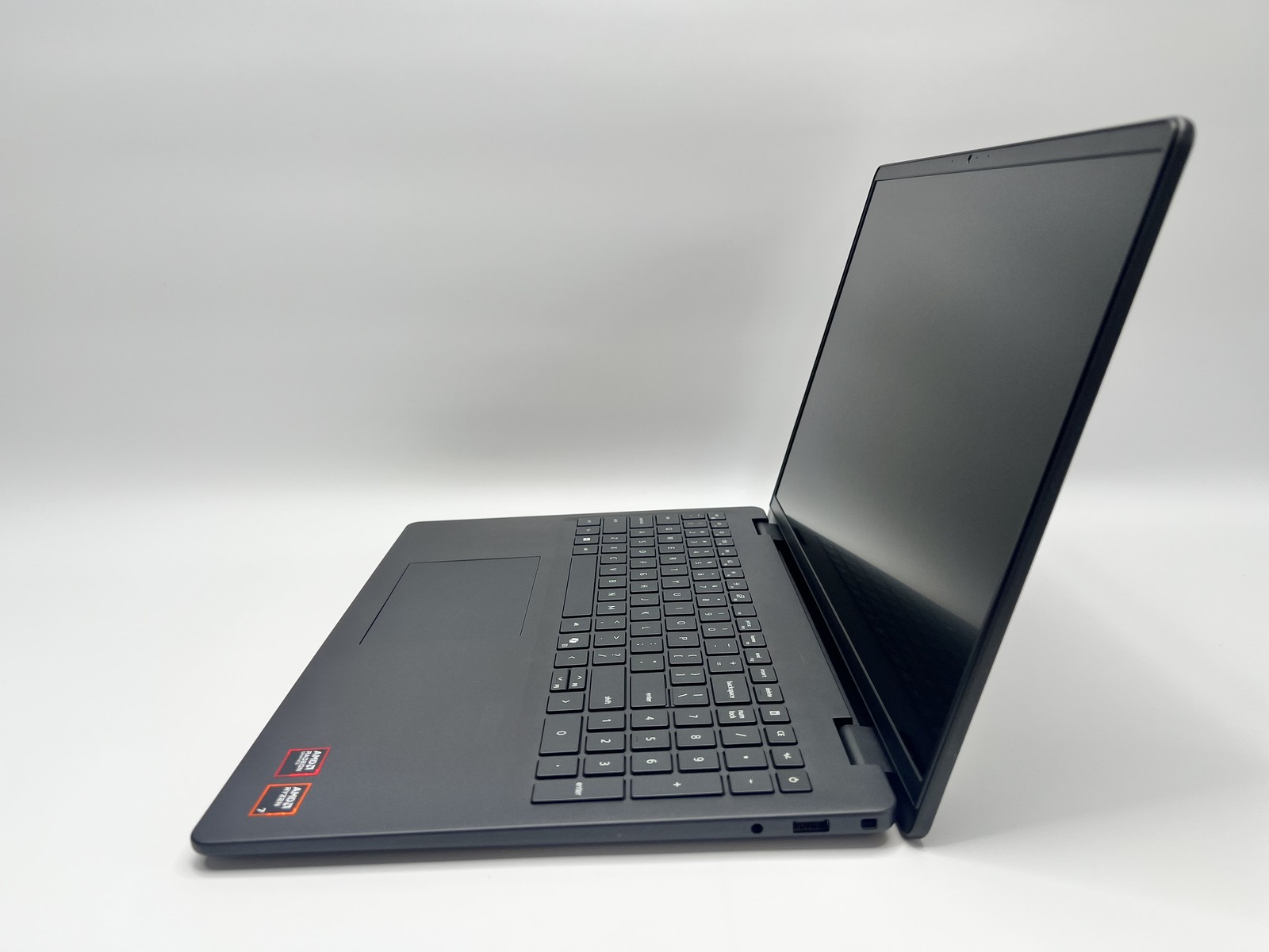 Dell 16 DC16255 16″ FHD+ Touch Screen Ryzen 7 250 16GB 1TB SSD Windows 11 READ