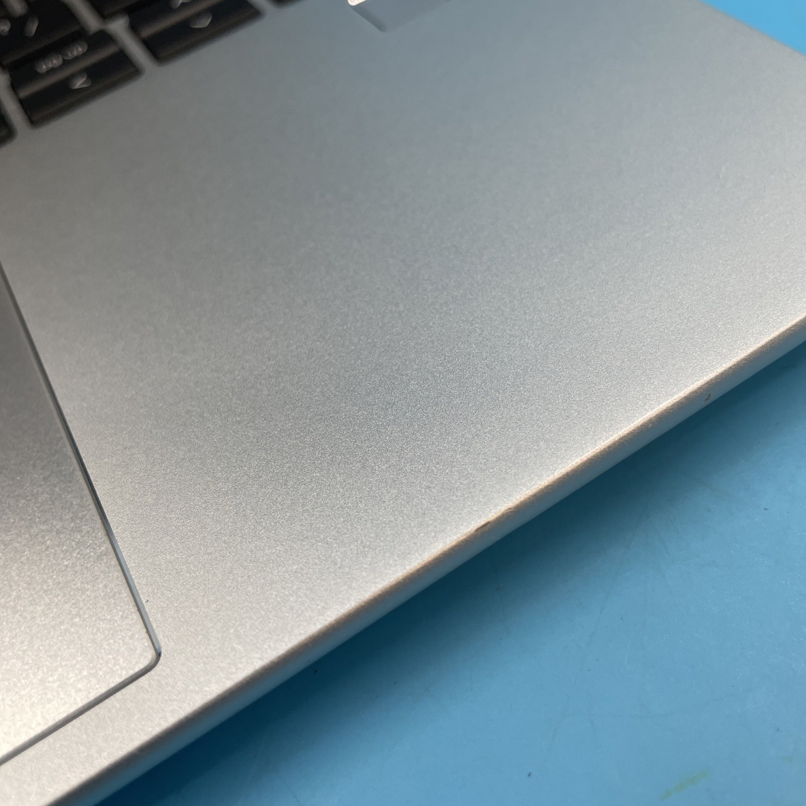 HP EliteBook 840 G10 | i5-1345U | 16GB RAM | 256GB SSD | WIN 11 PRO | 75% BATT