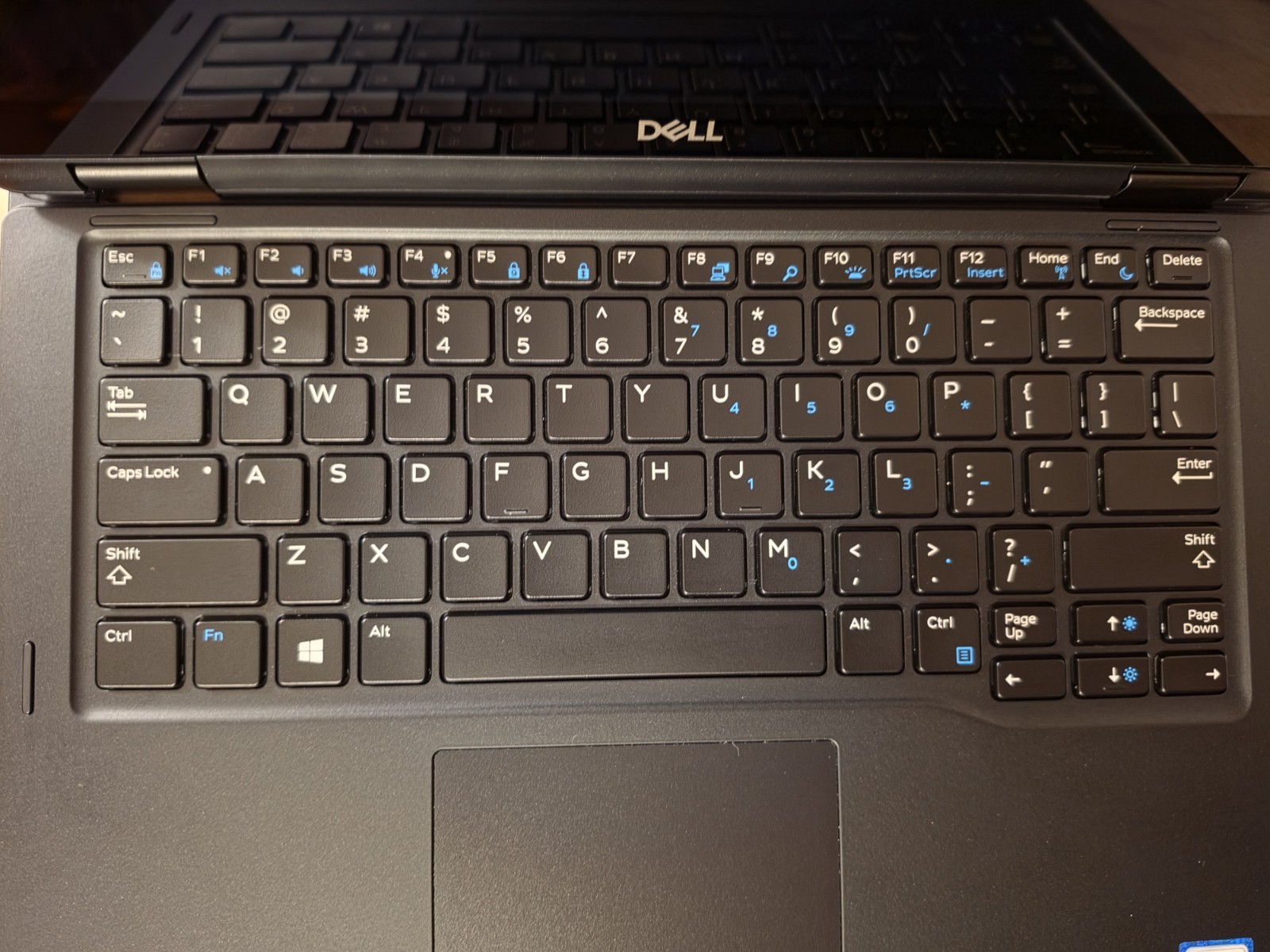 Dell Latitude 7390 2-in-1 Touchscreen Laptop 8th Gen Core I5 1 Tb M.2 16 Gb Ram